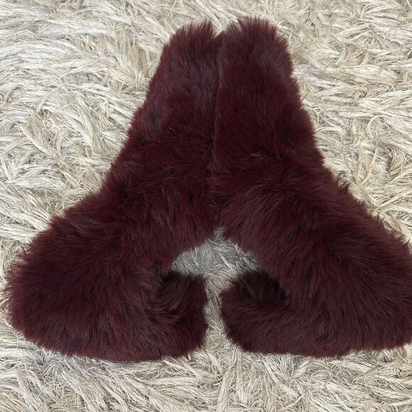 NWOB Jeffrey Campbell Fluffer Faux Fur Pointed Toe Pumps in Wine size 6 SOLD OUT - Picture 6 of 10